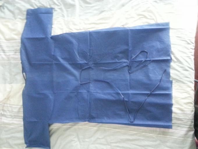 Waterproof Disposable Protective Gowns , Comfortable Medical Patient Gowns
