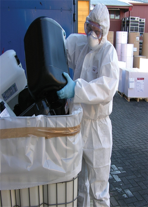 Disposable Chemical Resistant Disposable Coveralls Anti Abrasion For Medical Lab