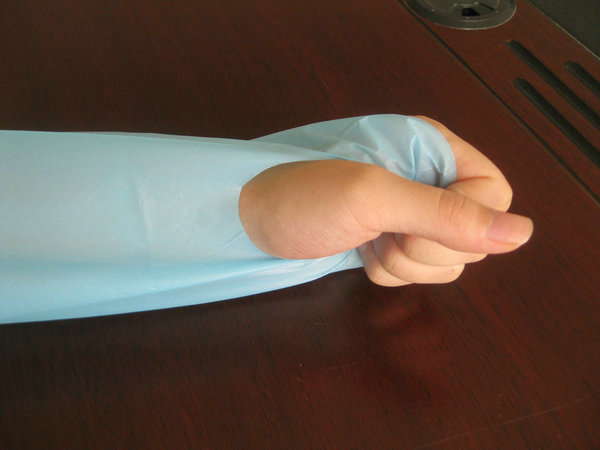 Sterile / Non Sterile Disposable Protective Wear , Waterproof Disposable Hospital Gowns