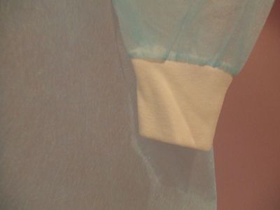 Fluid Resistant Disposable Isolation Gown , Multi - Ply Non Woven Surgical Gown