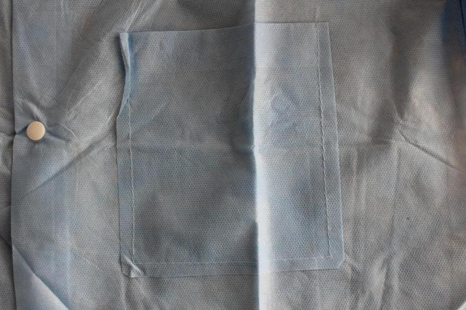 Odorless Disposable Lab Coats , Non Irritating Disposable Medical Gowns