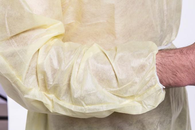 Non Woven Disposable Isolation Gown Biodegradable For Clean Room / Research Lab