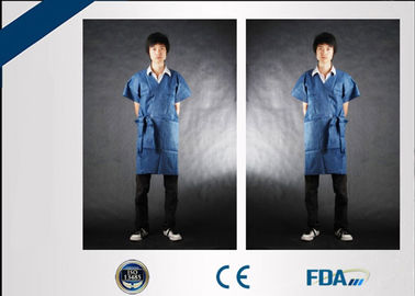 Tear Resistant Disposable Isolation Gown For Hospital / Laboratory / Food Industry